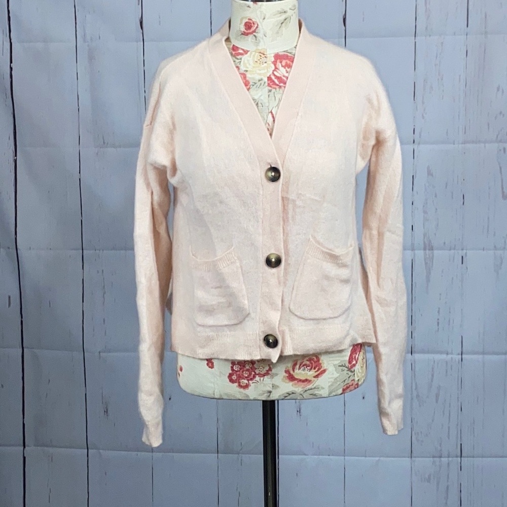 335. En Thread 100% cashmere pink cardigan, size L